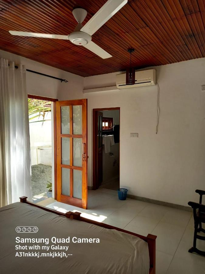 La-Vira Beach Villa Hikkaduwa Bagian luar foto