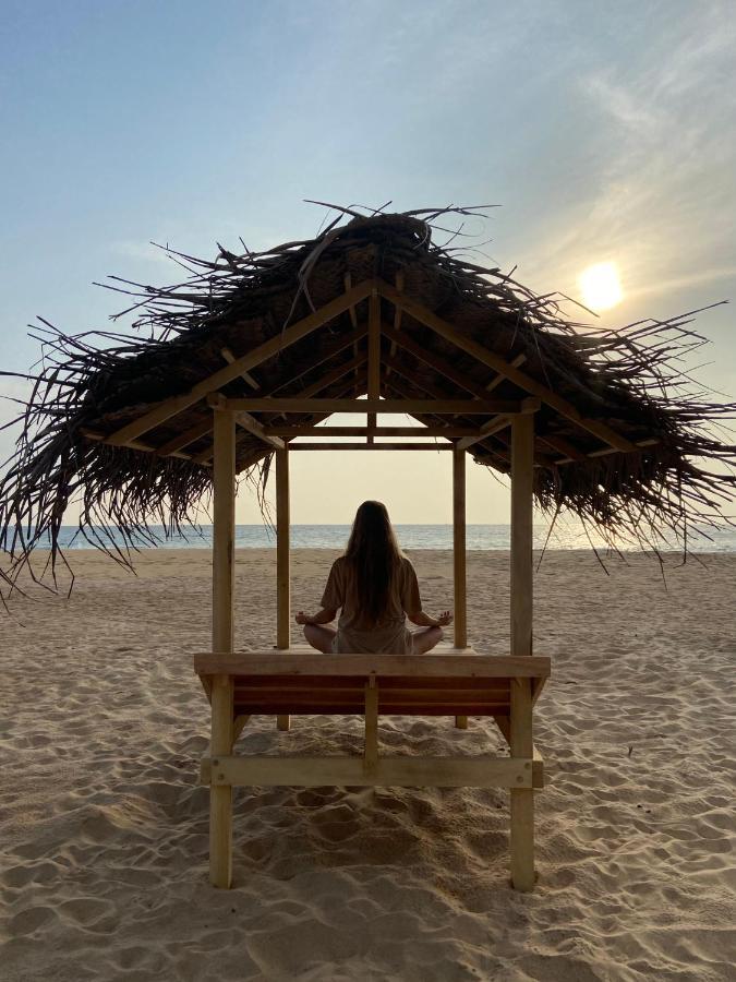 La-Vira Beach Villa Hikkaduwa Bagian luar foto