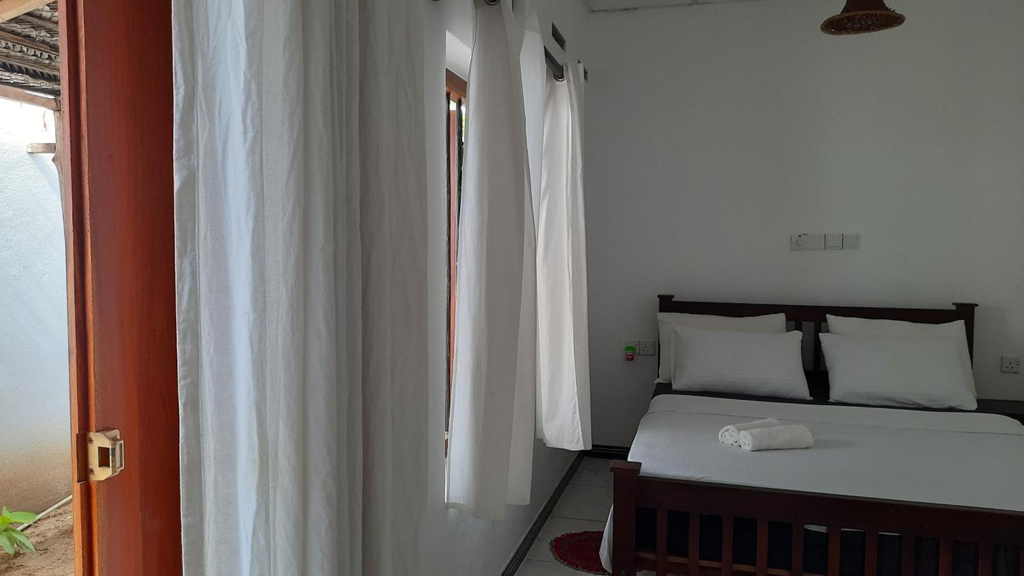 La-Vira Beach Villa Hikkaduwa Ruang foto