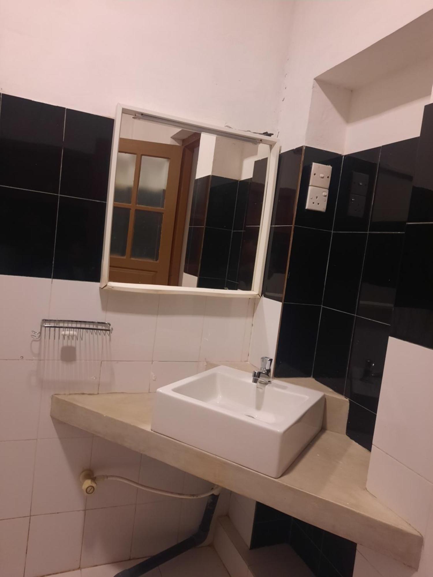 La-Vira Beach Villa Hikkaduwa Bagian luar foto
