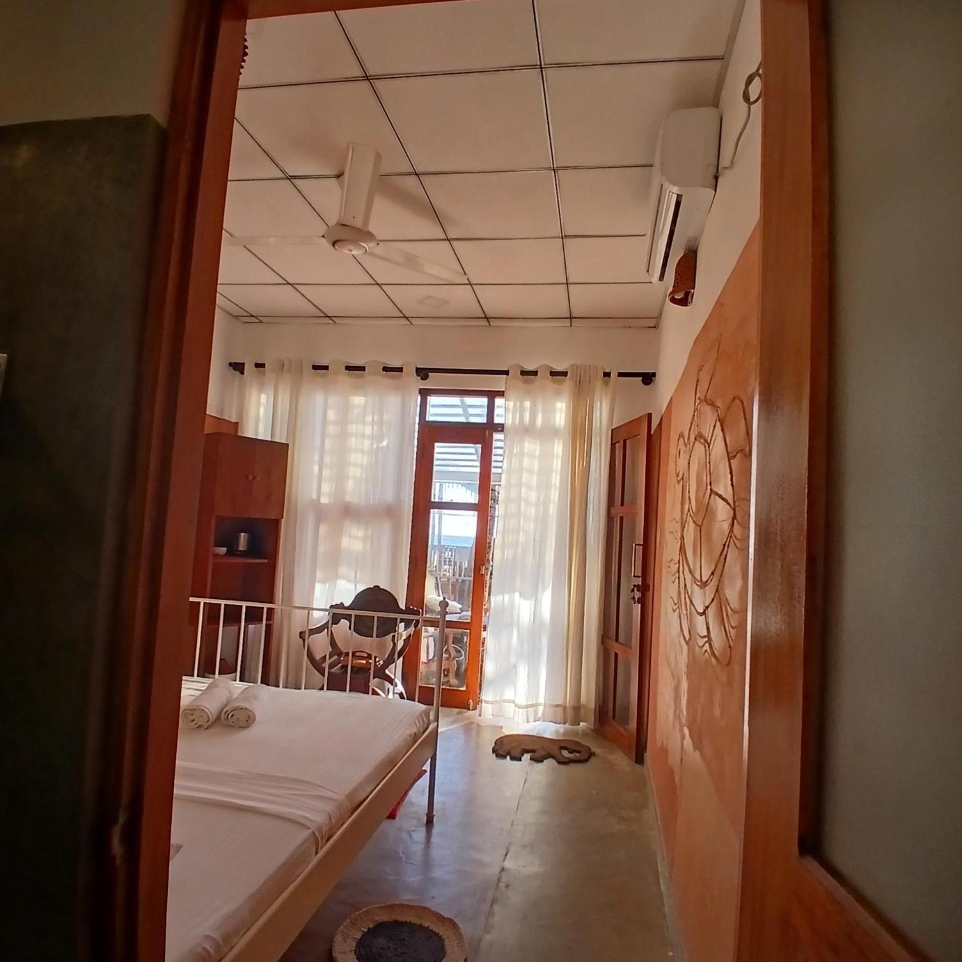 La-Vira Beach Villa Hikkaduwa Bagian luar foto